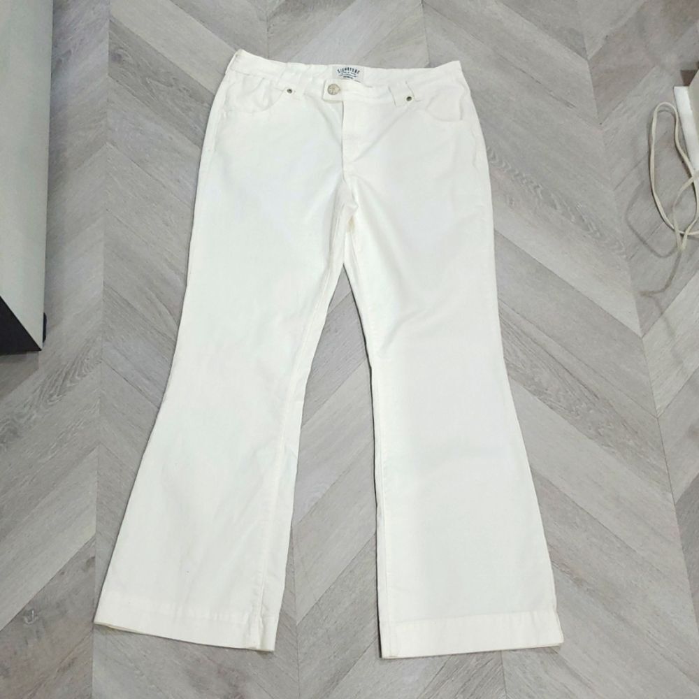 Signature by Levi Strauss Cream Bootcut Jeans